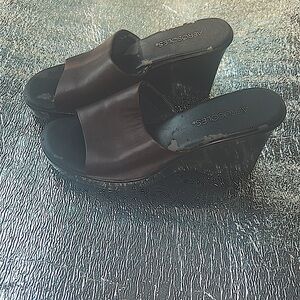 Aerosols- Fair and Square- brown leather wedge sandal- 7.5